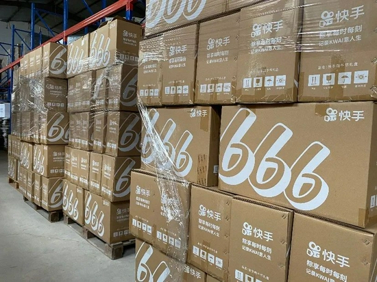 快手愛(ài)心物資馳援河南，照片由快手提供面